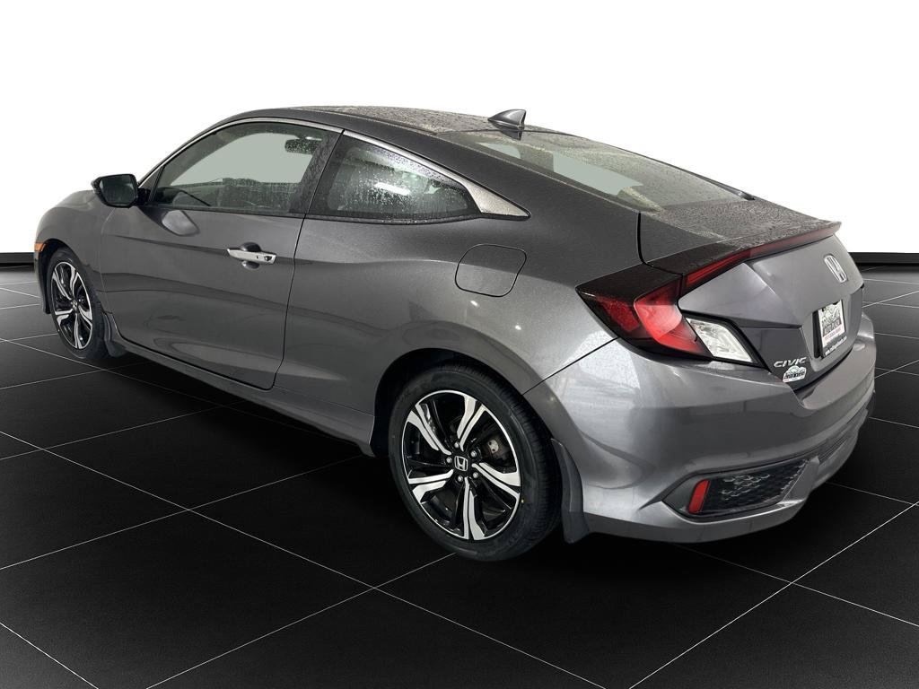 Used 2016 Honda Civic Touring image 3