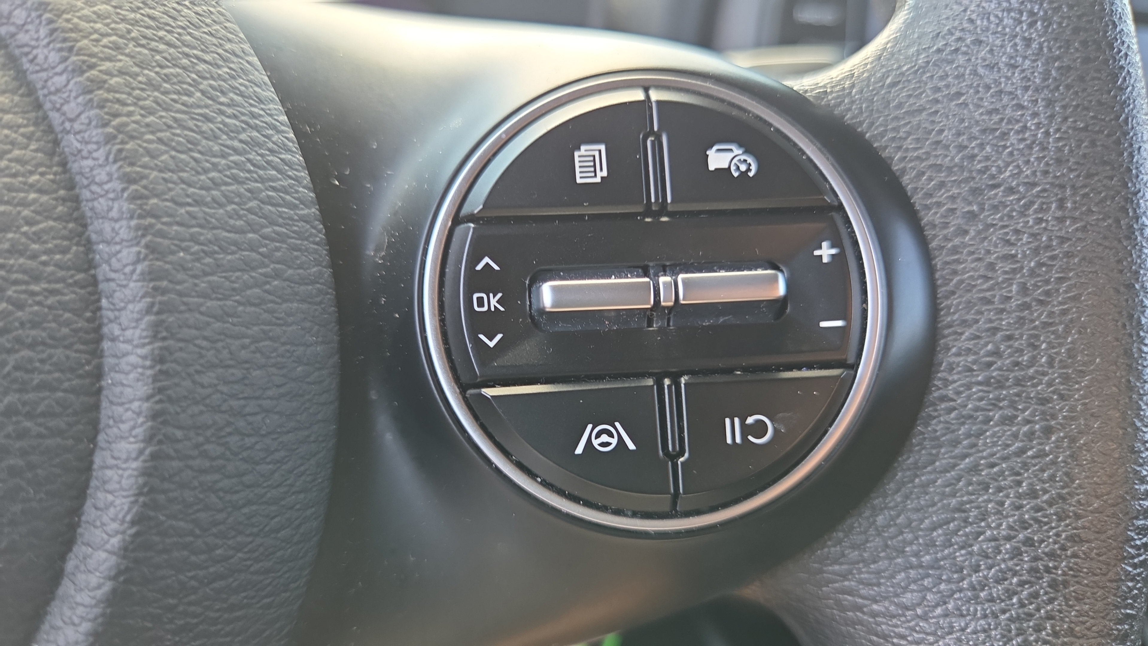 Used 2024 Kia Soul LX w/ Option Group 015 FWD image 23