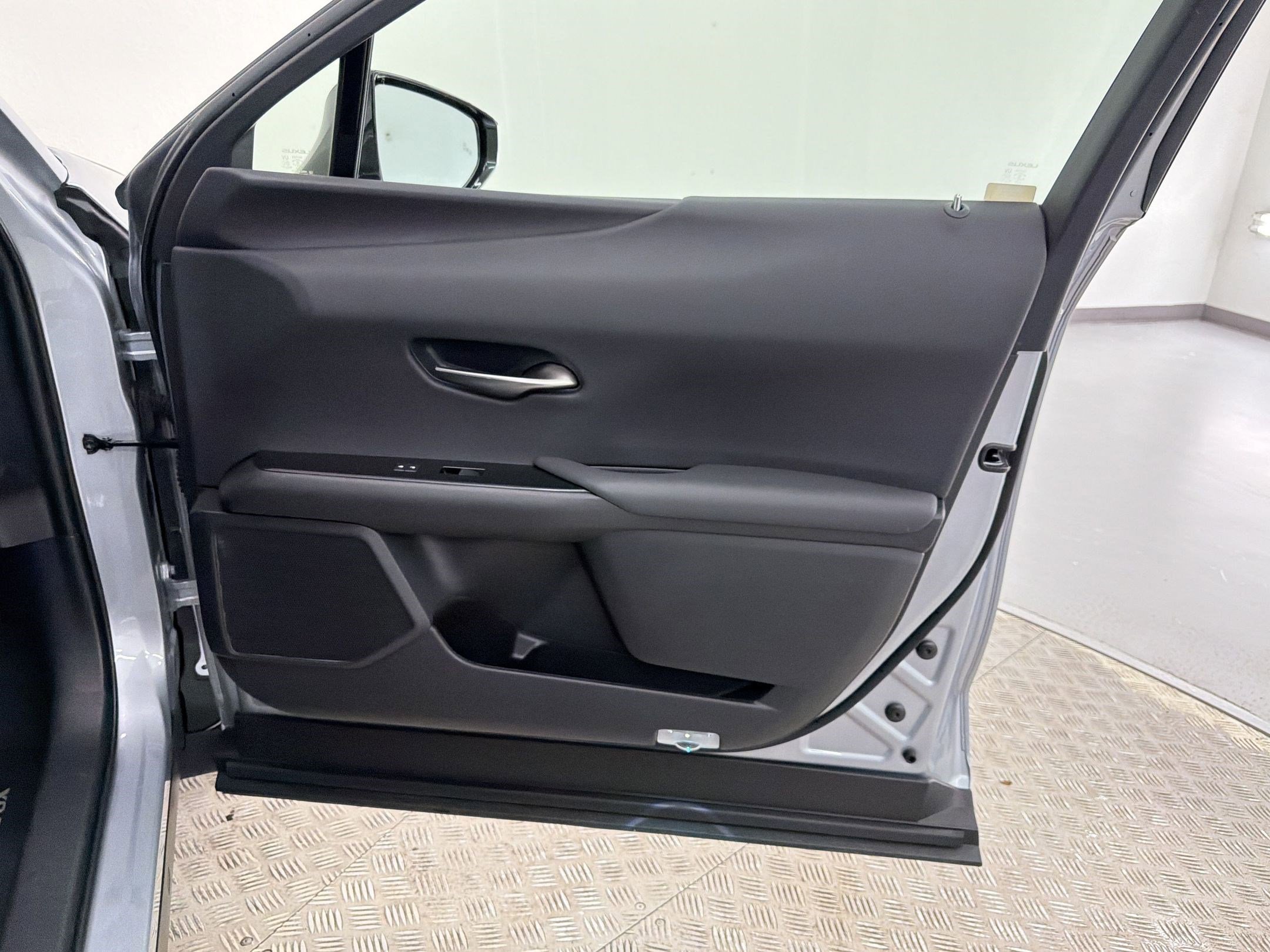 Certified 2023 Lexus UX 250h FWD w/ Accessory Package (Z1) image 36