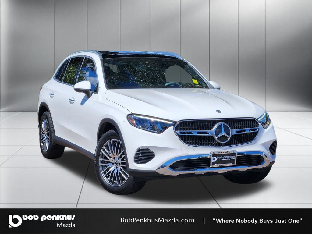 Used 2025 Mercedes-Benz GLC 300 image 1