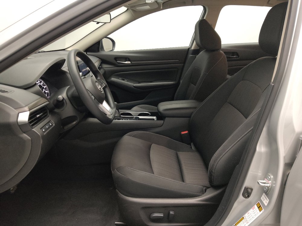 Used 2024 Nissan Altima 2.5 SV image 17