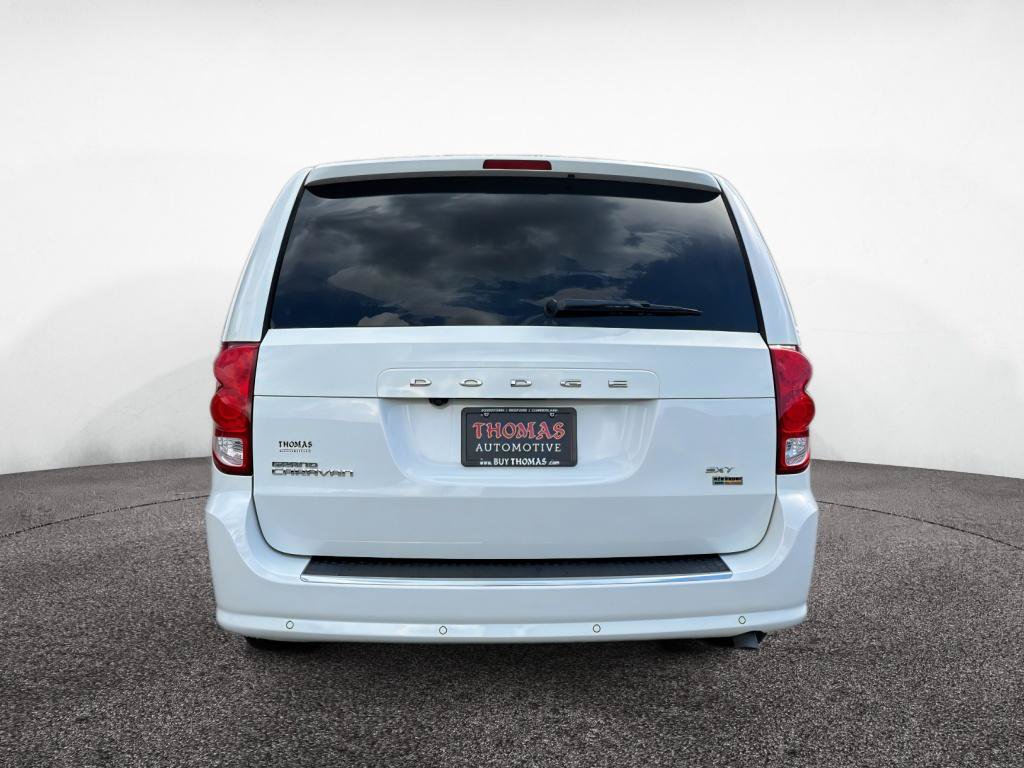 Used 2016 Dodge Grand Caravan SXT w/ Rear Park Assist Package FWD image 6