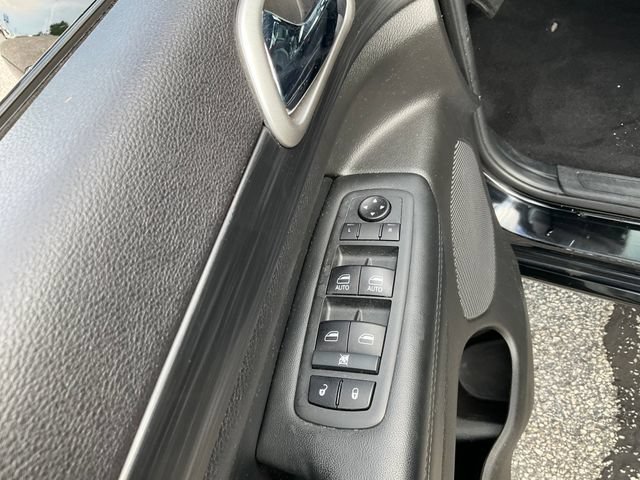 Used 2020 Jeep Grand Cherokee Altitude RWD image 8