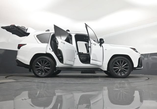 Used 2023 Lexus LX 600 F Sport w/ Accessory Package (Z1) AWD/4WD image 7