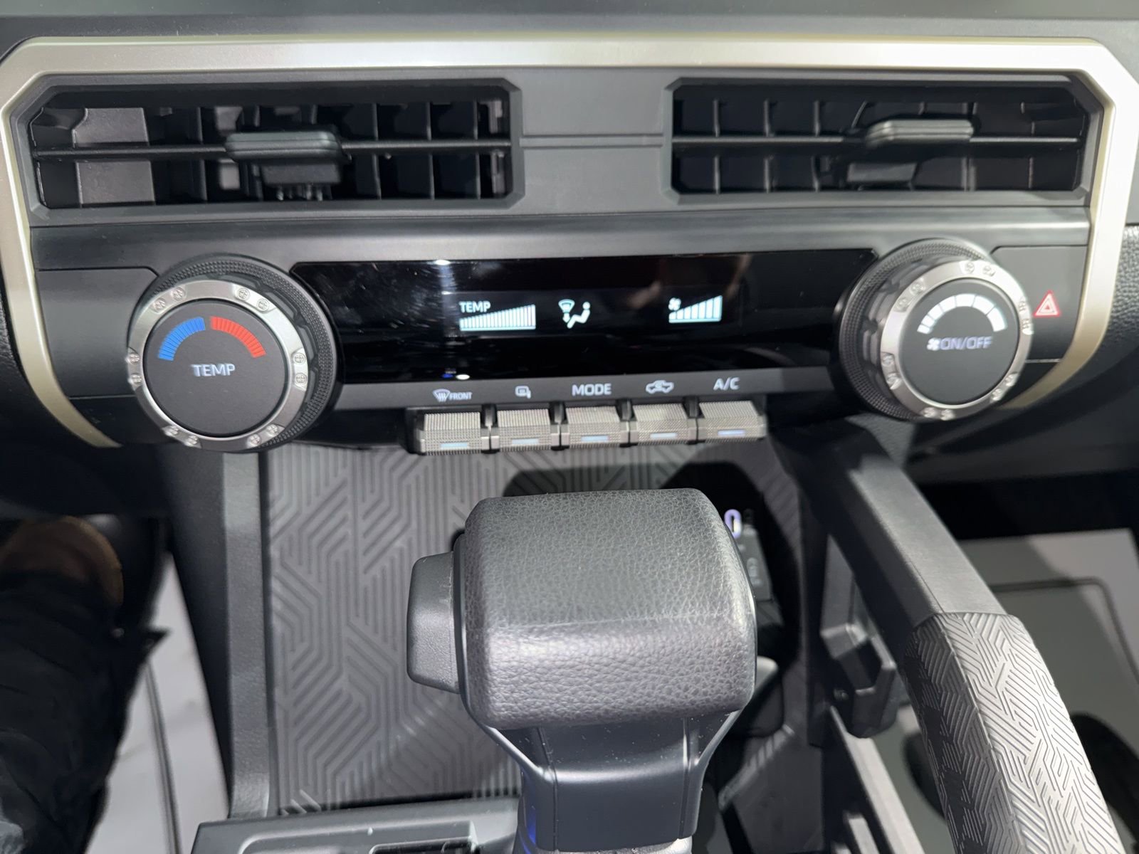 Used 2025 Toyota Tacoma SR image 18