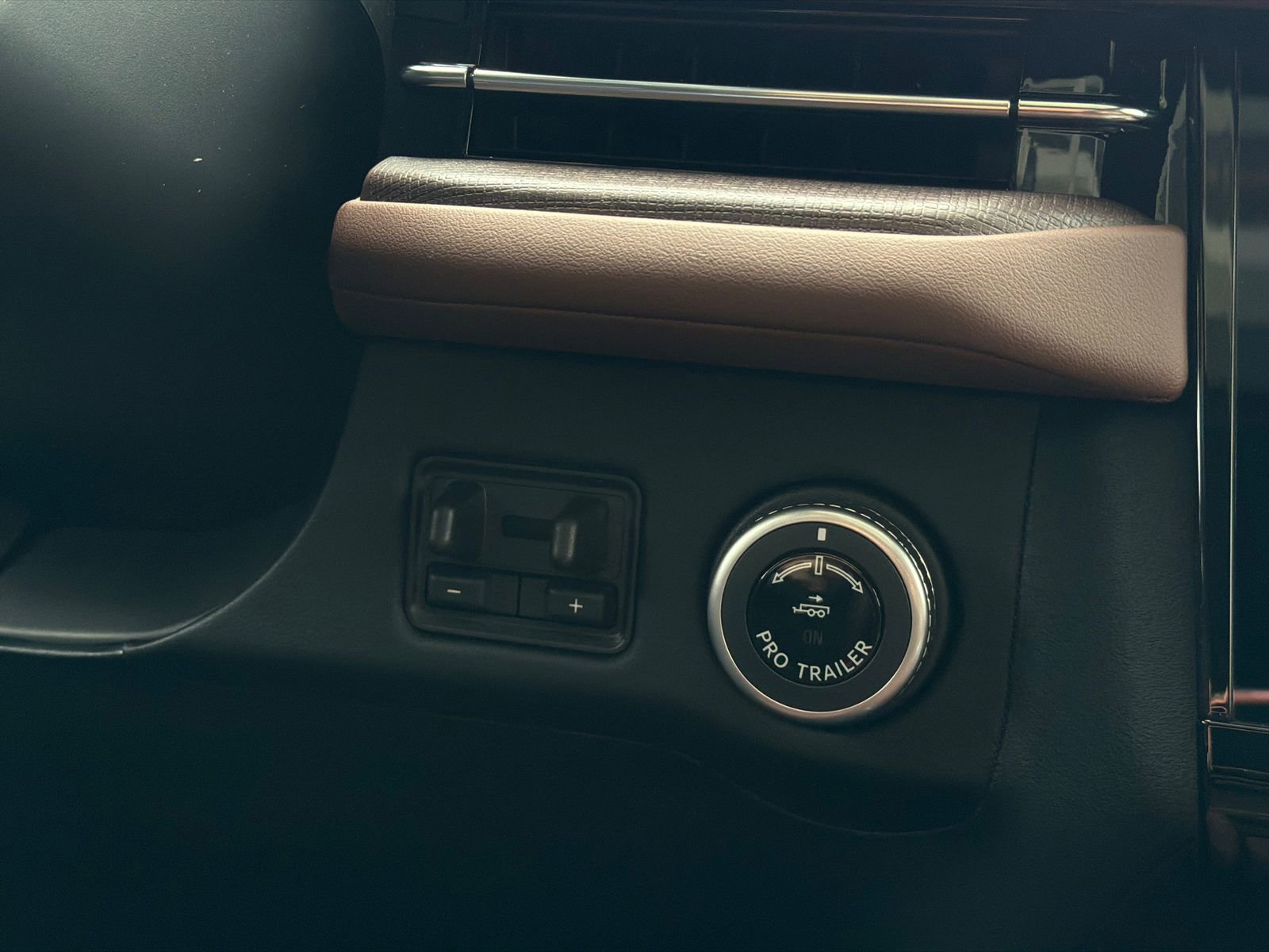 New 2026 Lincoln Navigator L Reserve AWD/4WD image 30