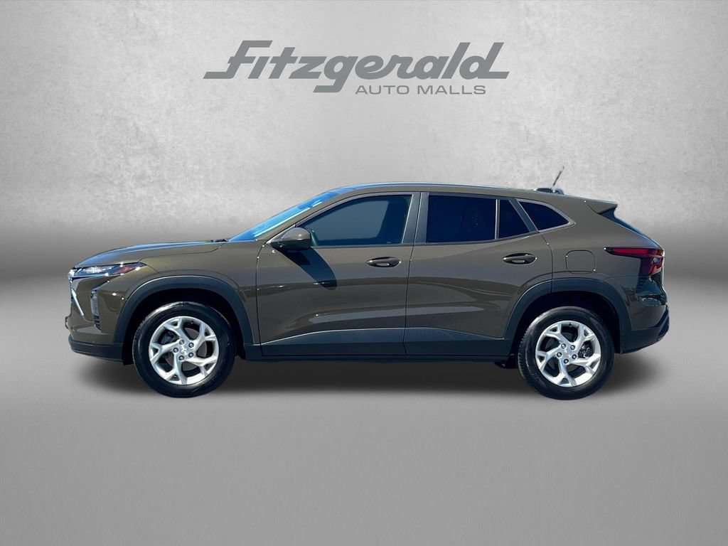 Used 2024 Chevrolet Trax LS w/ LS Convenience Package FWD image 5