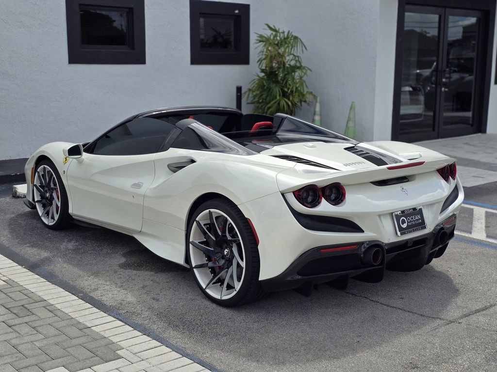 Used 2022 Ferrari F8 Tributo image 3