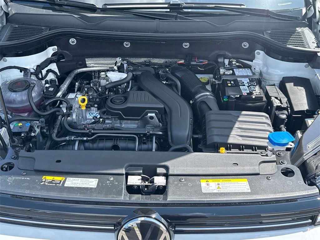New 2025 Volkswagen Taos SE image 10