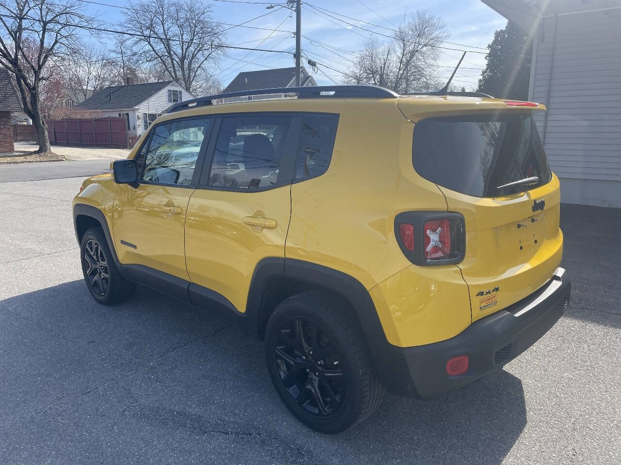 Used 2017 Jeep Renegade Altitude AWD/4WD image 8
