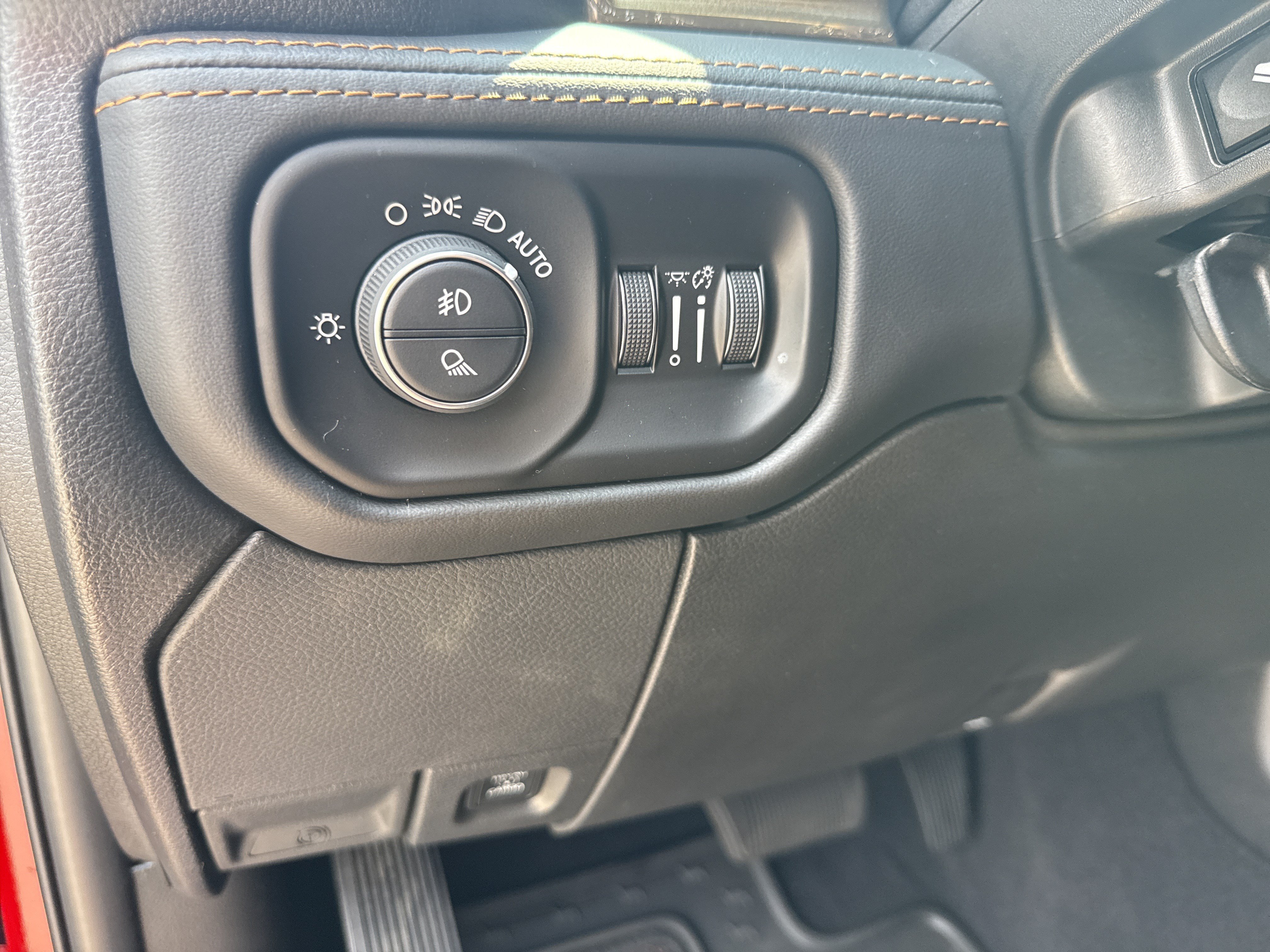 Used 2024 RAM 2500 Limited w/ Towing Technology Group AWD/4WD image 29