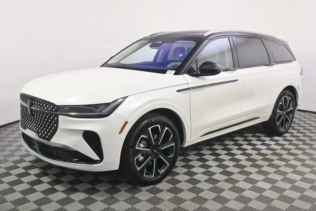 New 2026 Lincoln Nautilus Reserve image 2
