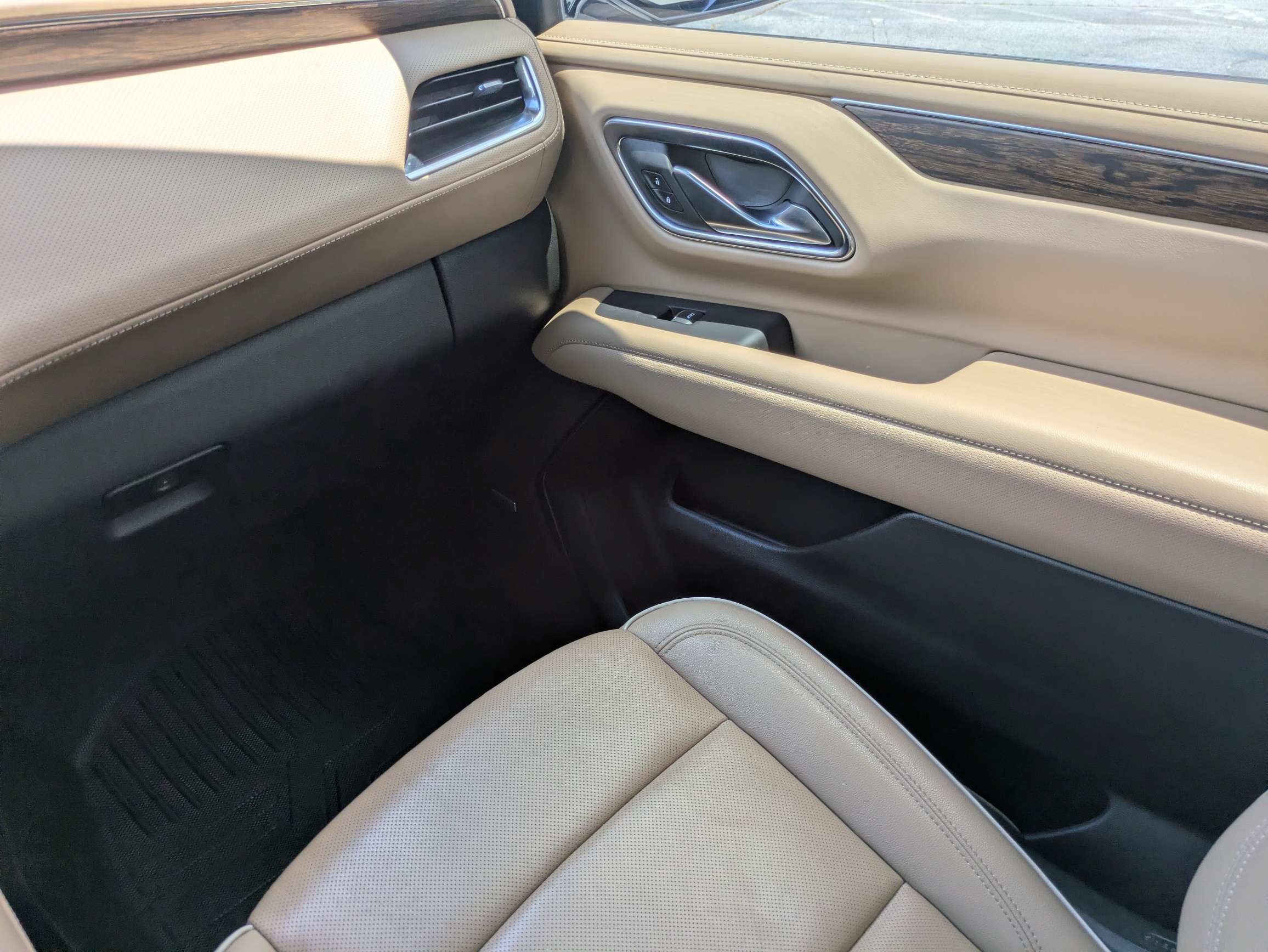Used 2024 Chevrolet Tahoe Premier RWD image 13