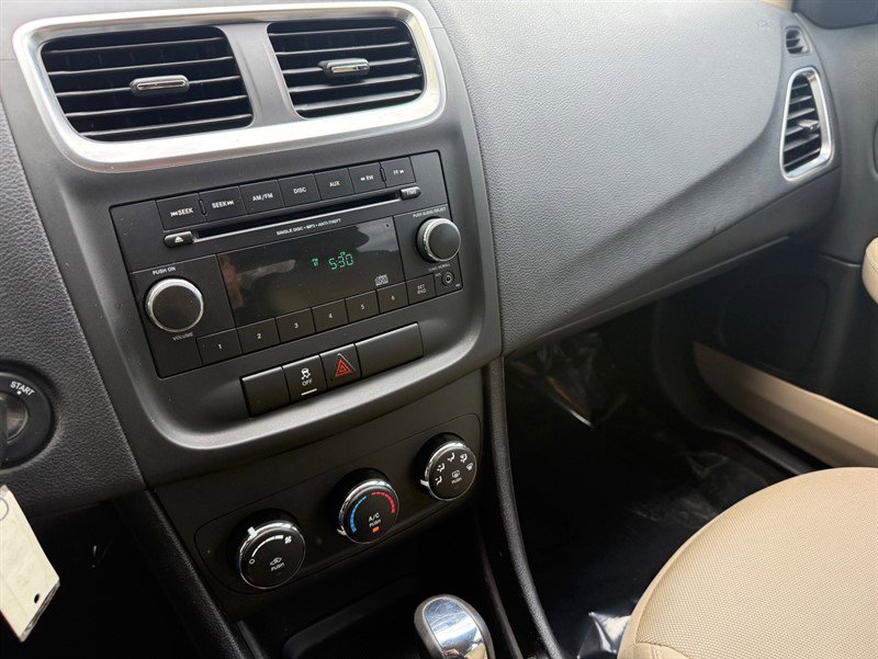 Used 2013 Dodge Avenger SE FWD image 19