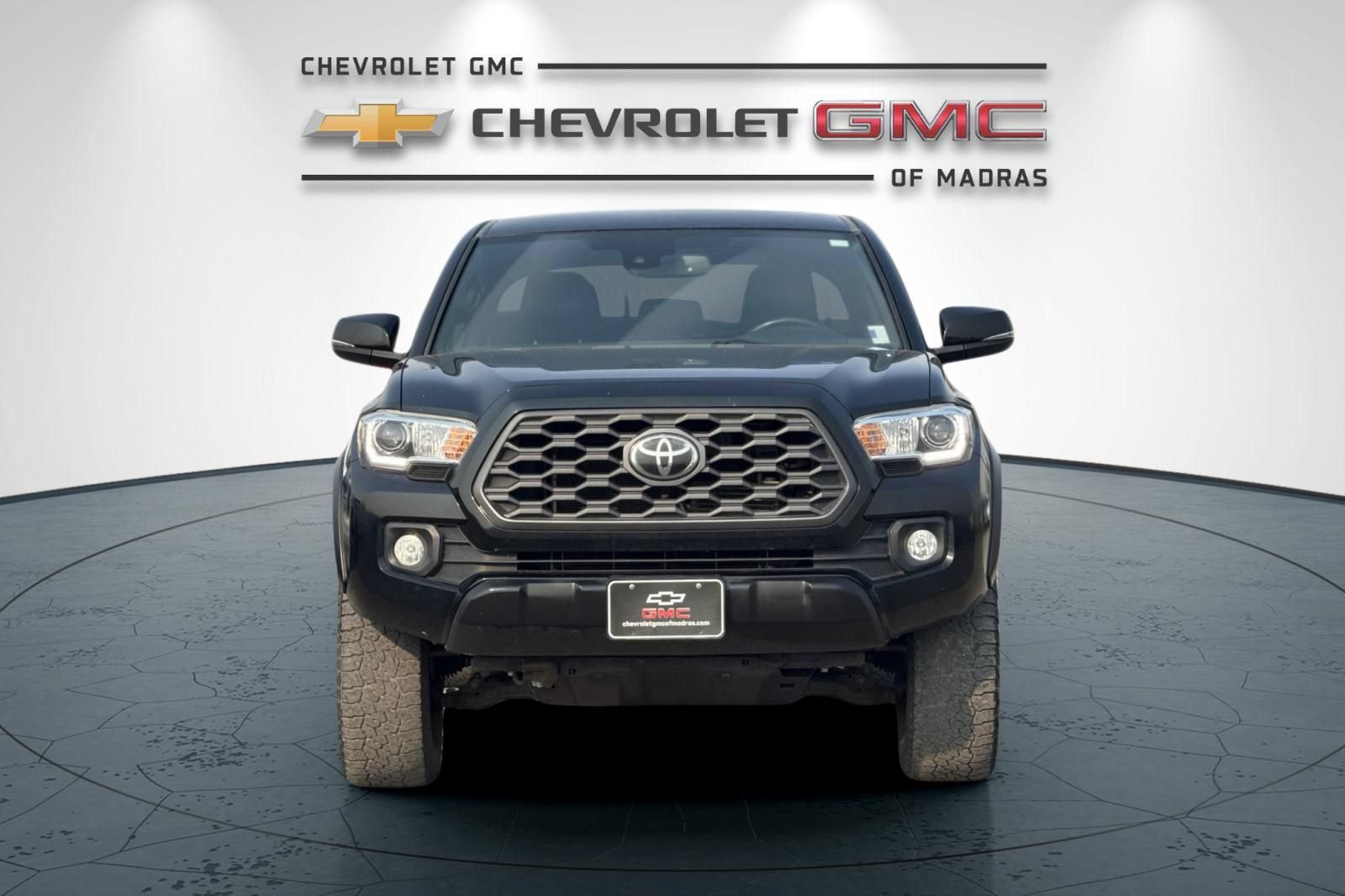 Used 2020 Toyota Tacoma TRD Off-Road w/ TRD Premium Off Road Package AWD/4WD image 8