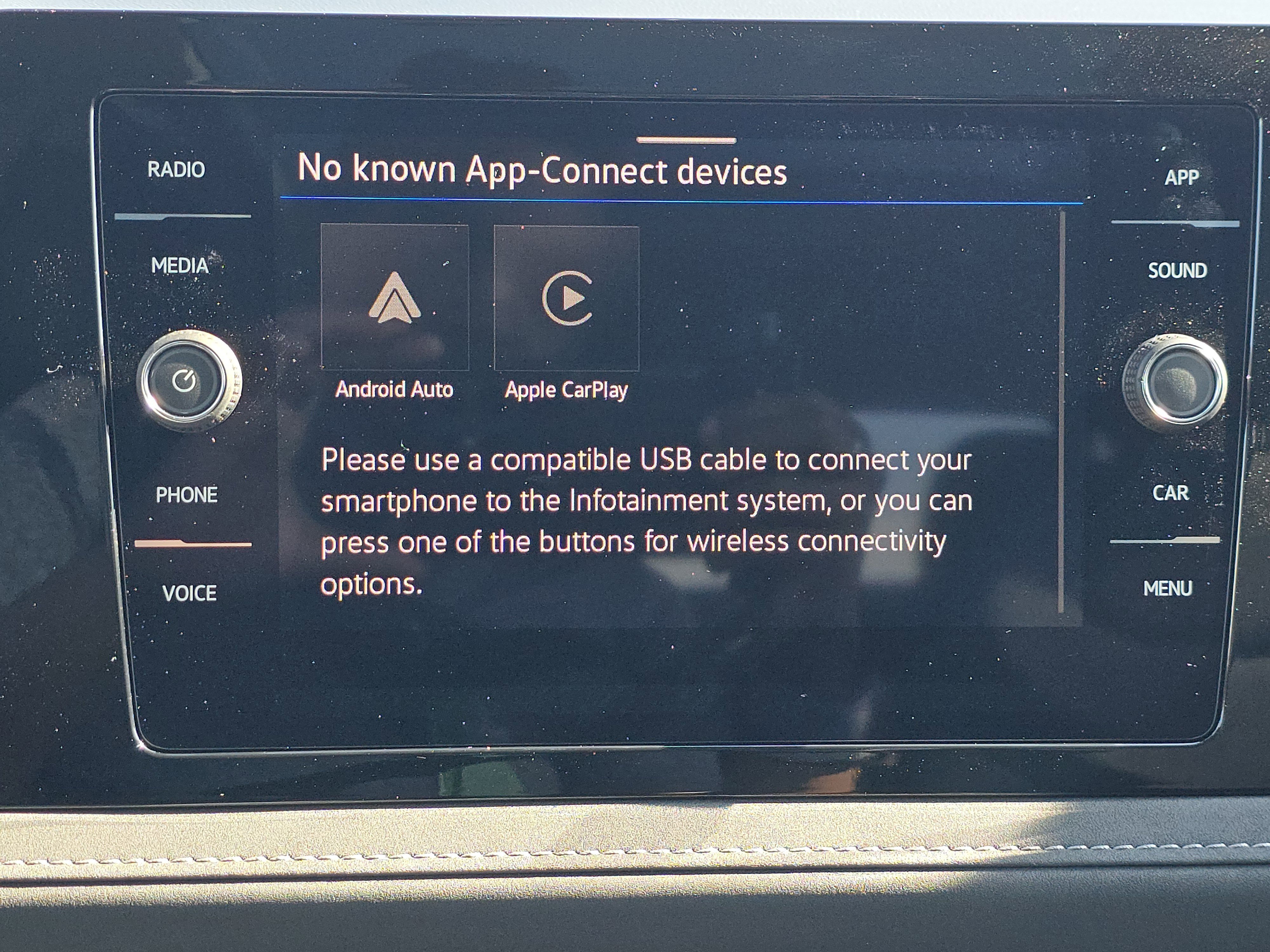 New 2025 Volkswagen Taos SE image 10