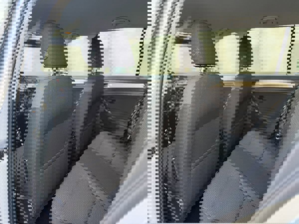 Used 2017 Volkswagen Golf S image 30