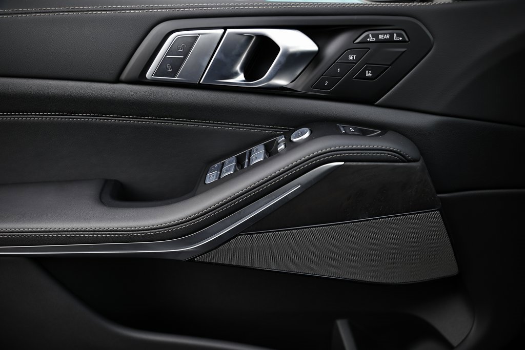 New 2026 BMW X7 xDrive40i w/ Premium Package image 13