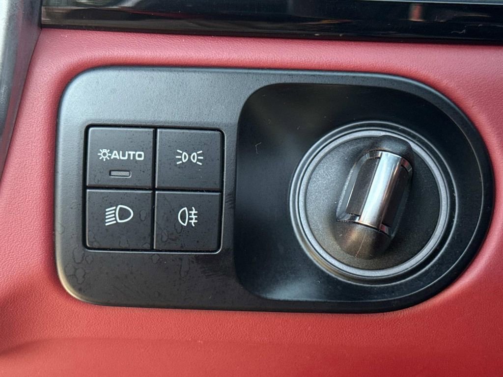 Used 2023 Porsche Cayenne image 45