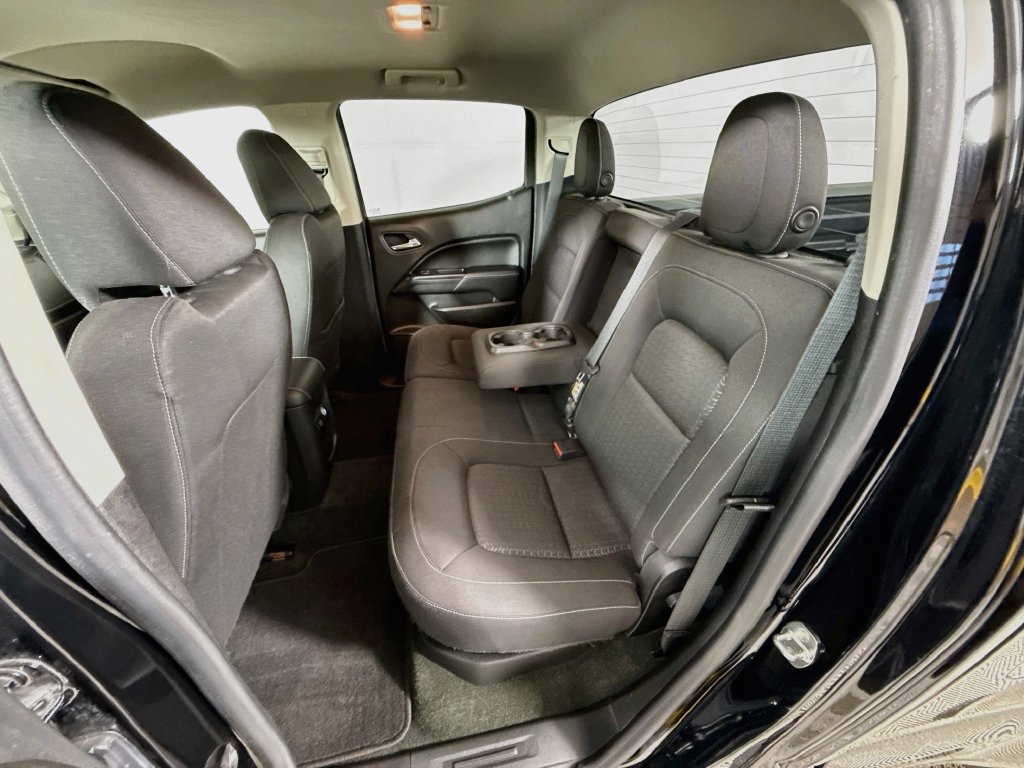 Used 2015 GMC Canyon SLE RWD image 24