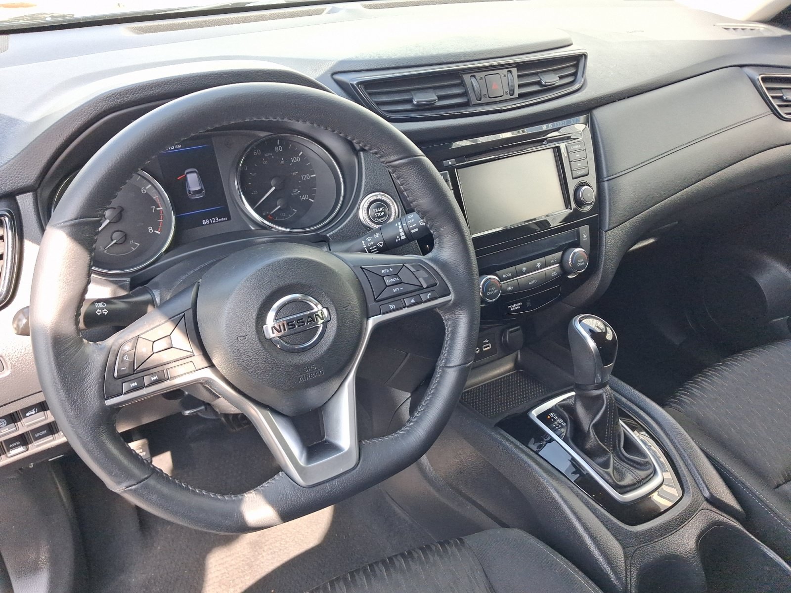 Used 2019 Nissan Rogue SV AWD/4WD image 4