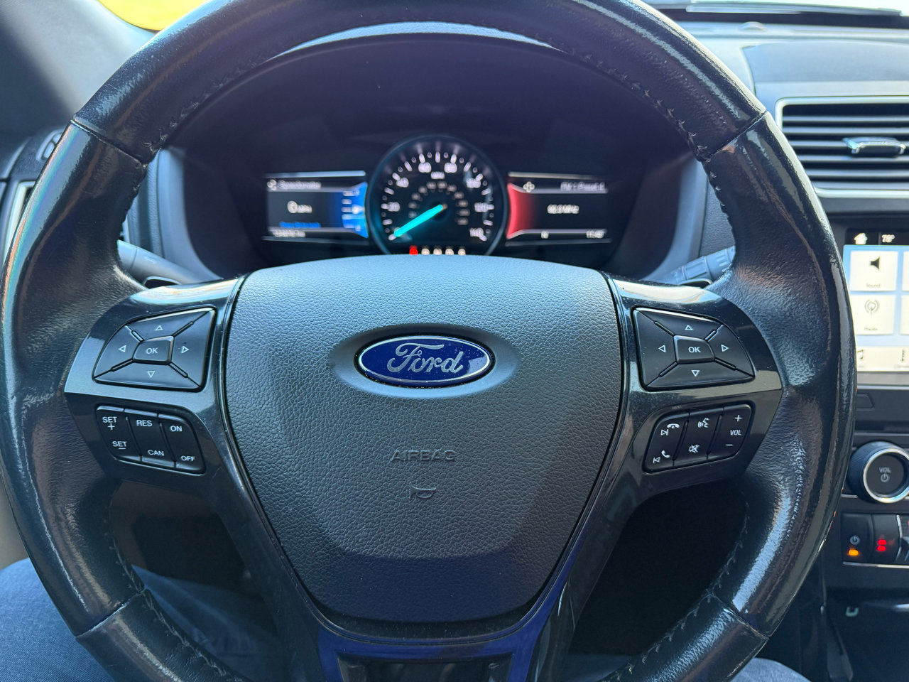 Used 2017 Ford Explorer XLT w/ Equipment Group 202A image 27