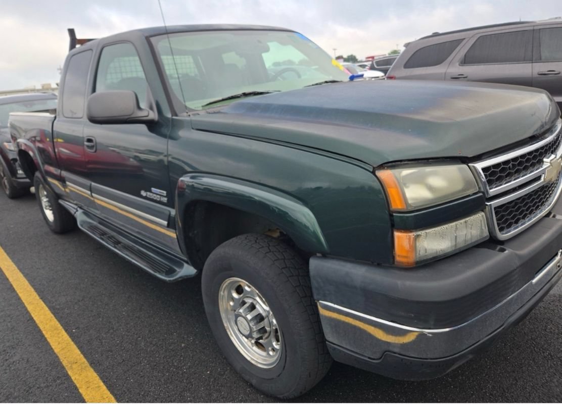 Used 2006 Chevrolet Silverado 2500 LT w/ Heavy-Duty Power Package