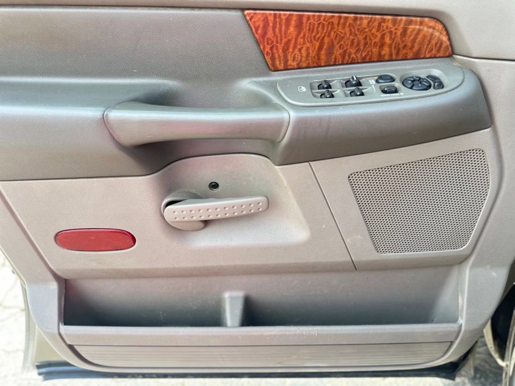 Used 2006 Dodge Ram 2500 Truck Laramie image 17