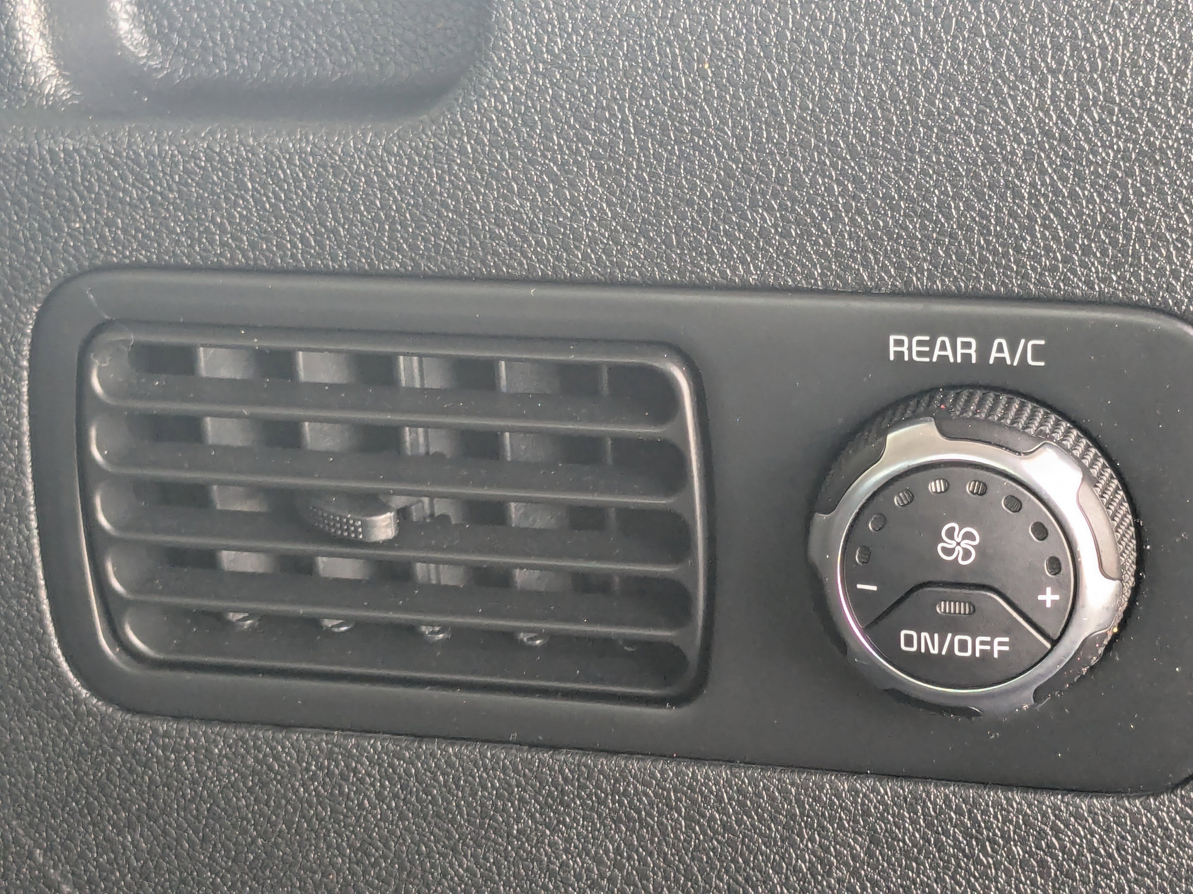 Used 2018 Kia Sorento EX image 18