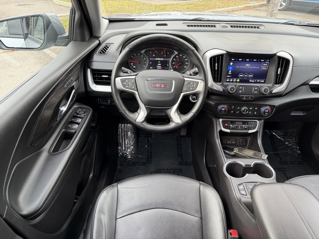 Used 2024 GMC Terrain SLT image 16