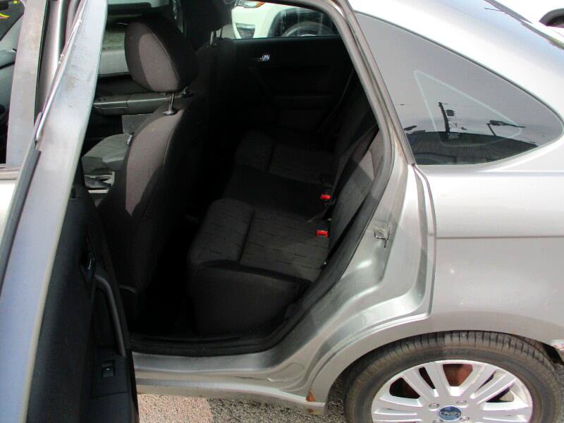 Used 2008 Ford Focus SE FWD image 6