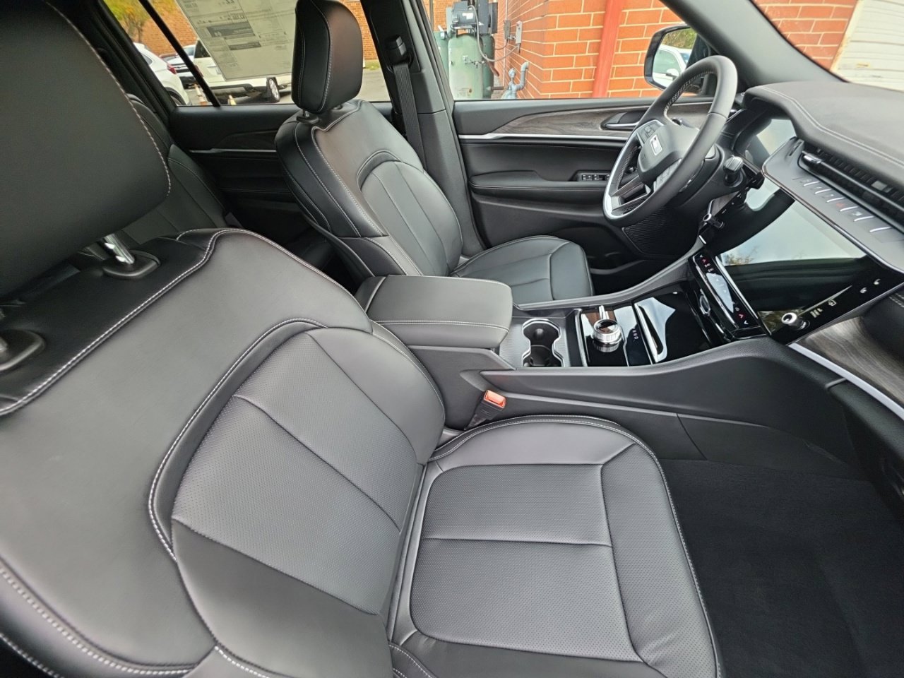 New 2027 Jeep Grand Cherokee L Limited AWD/4WD image 30