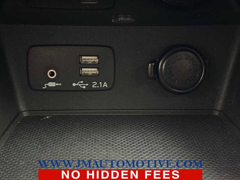 Used 2023 Subaru Forester Premium AWD/4WD image 39