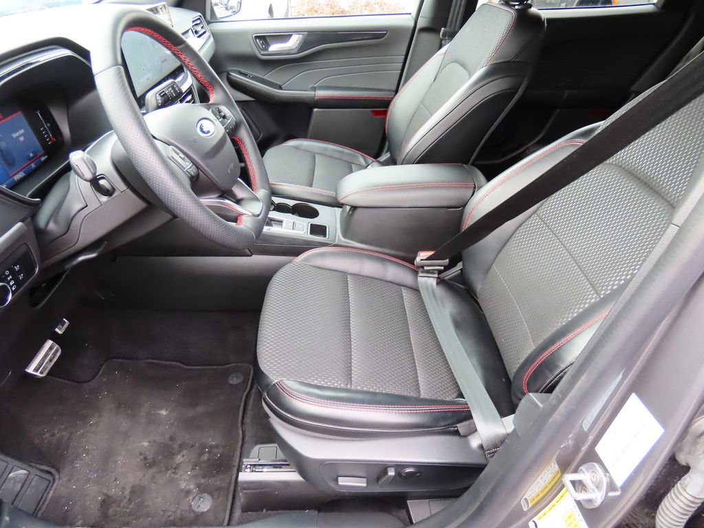 Used 2024 Ford Escape ST-Line w/ Tech Pack #1 image 39