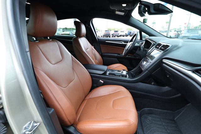 Used 2019 Ford Fusion Energi Titanium FWD image 29