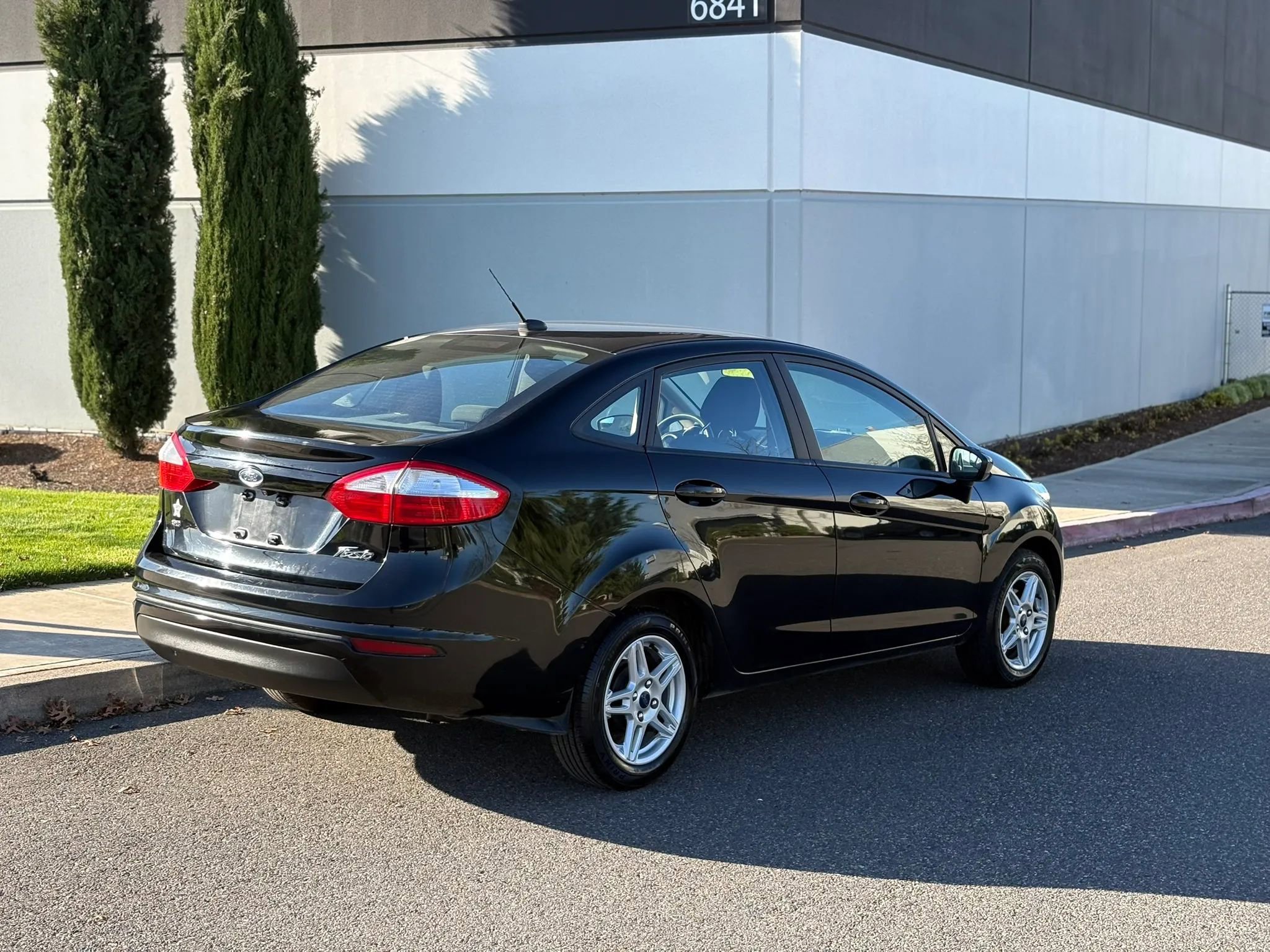 Used 2019 Ford Fiesta SE image 4