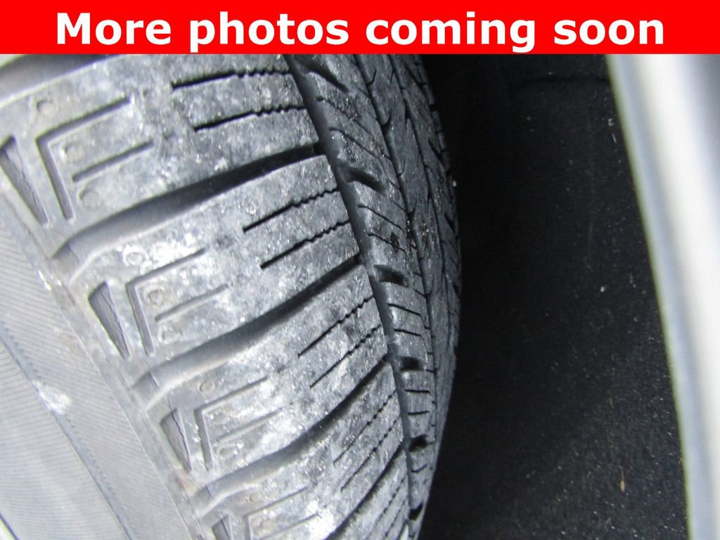 Used 2017 Chevrolet Malibu LT w/ Leather Package FWD image 10