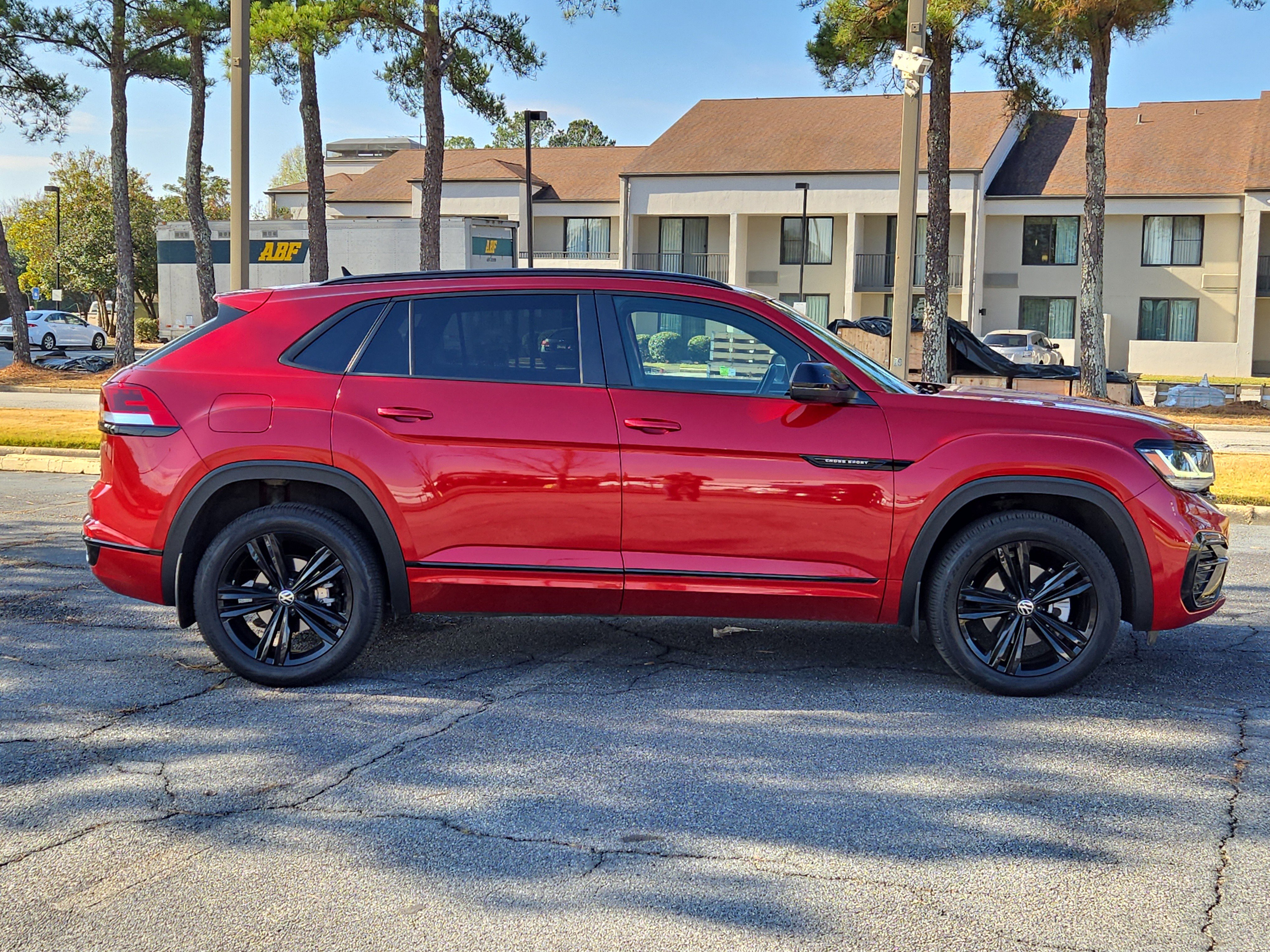 Used 2023 Volkswagen Atlas Cross Sport SEL R-Line image 8