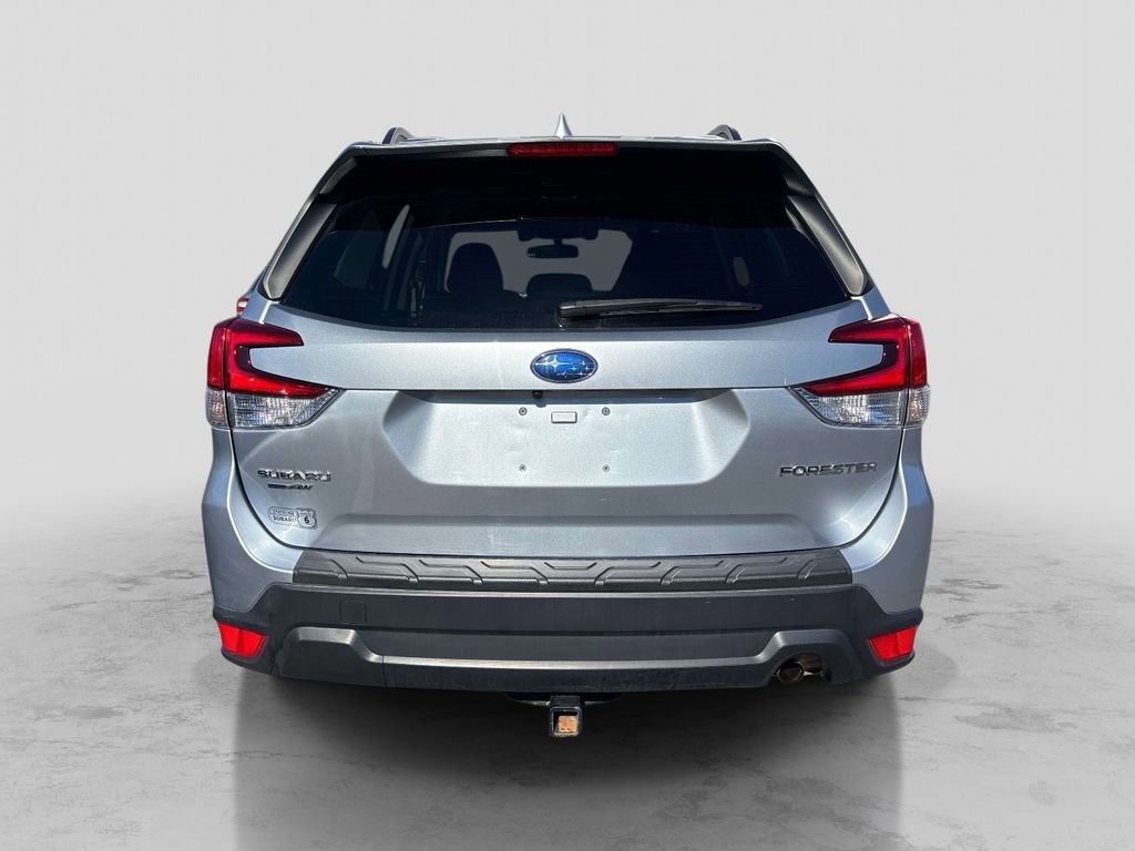 Used 2021 Subaru Forester Premium AWD/4WD image 2