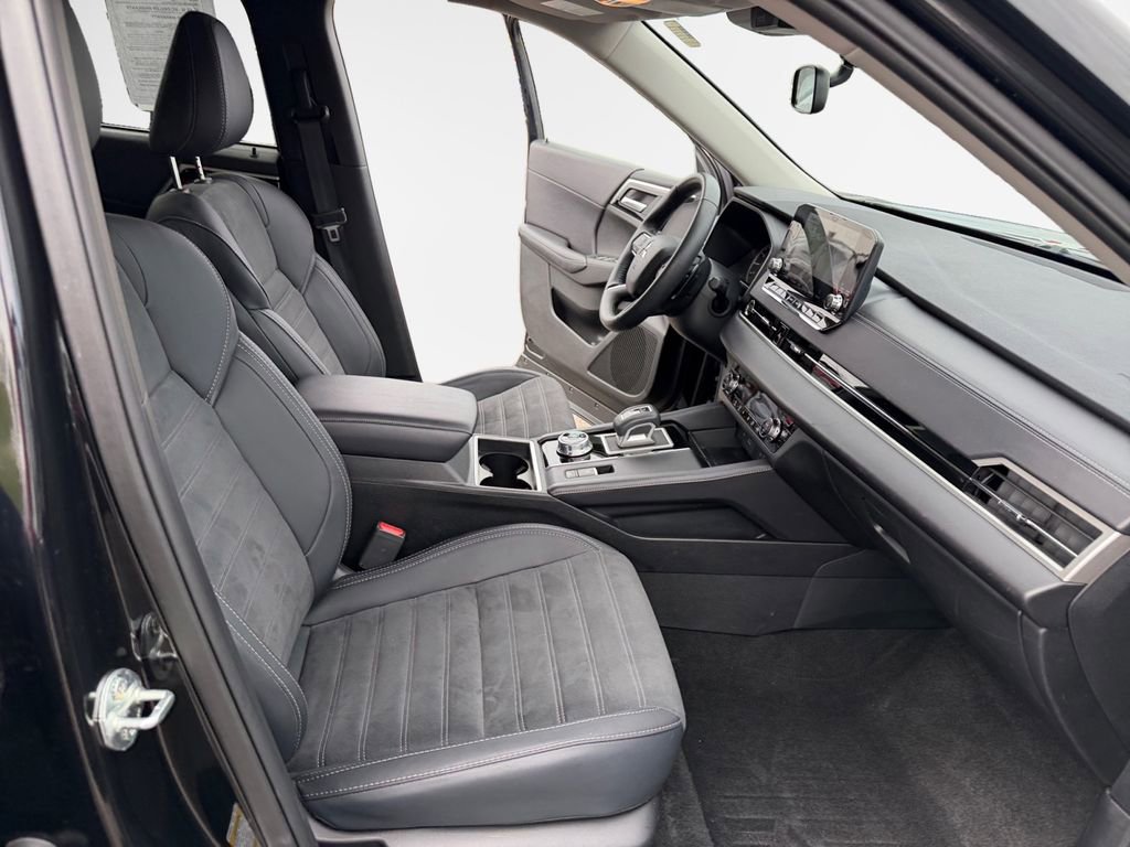 Used 2024 Mitsubishi Outlander SE AWD/4WD image 26