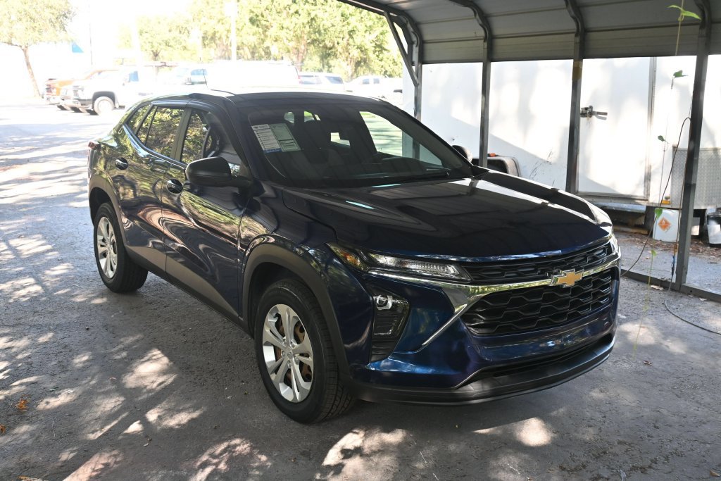 Certified 2024 Chevrolet Trax LS FWD image 2