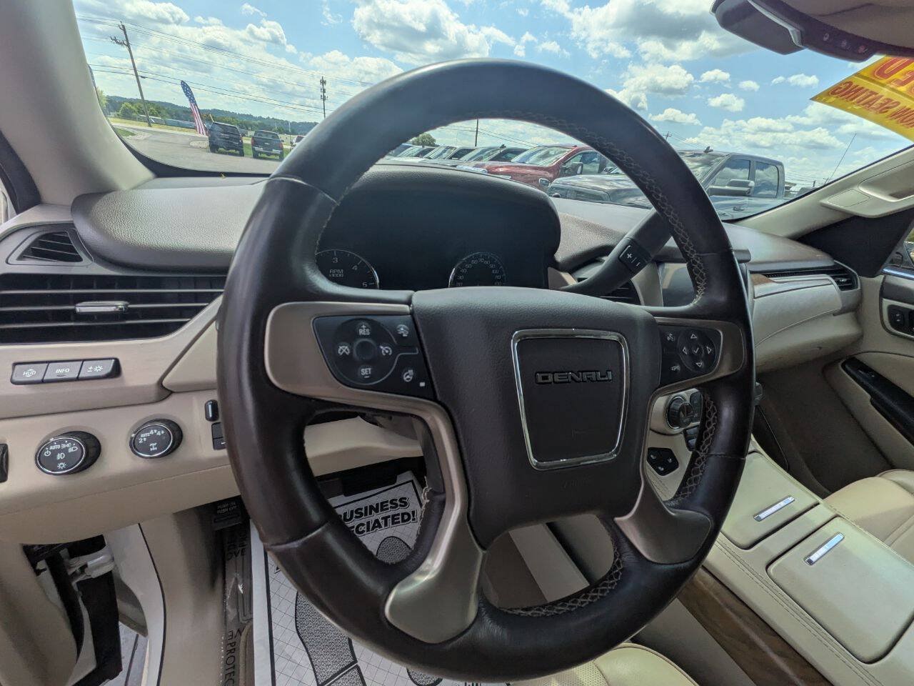Used 2019 GMC Yukon XL Denali w/ Denali Ultimate Package AWD/4WD image 13