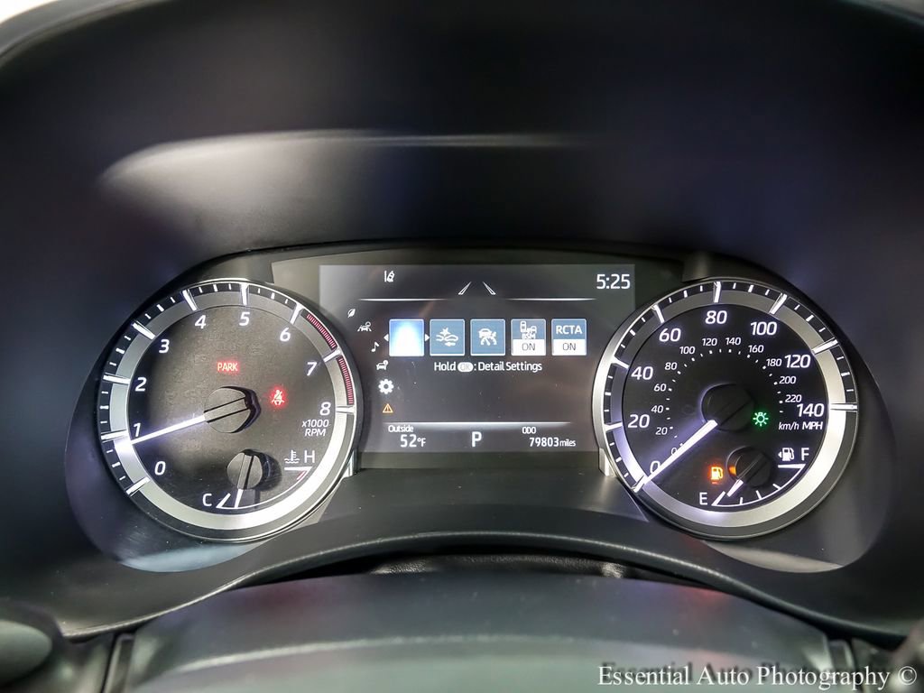 Used 2023 Toyota Highlander XLE AWD/4WD image 14