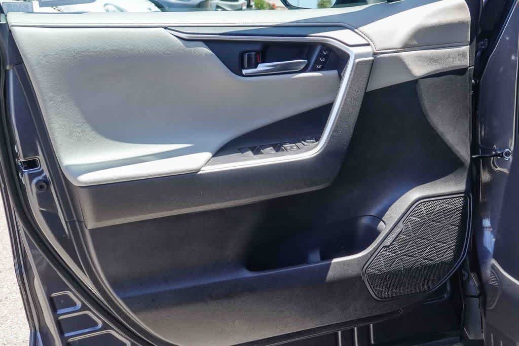 Used 2020 Toyota RAV4 Limited w/ Carpet Mat Package AWD/4WD image 19