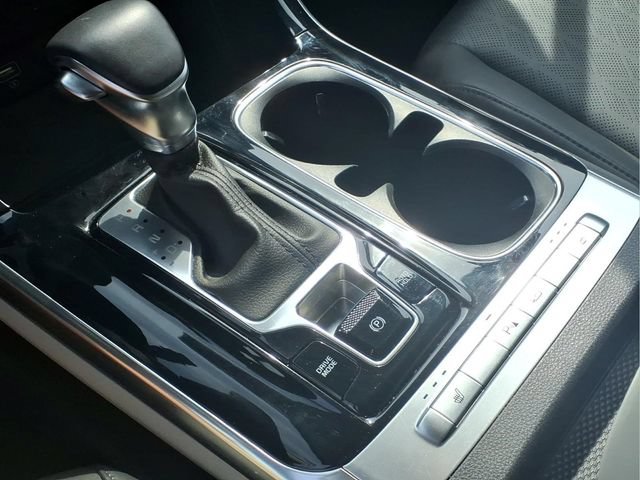 Used 2024 Kia Carnival EX FWD image 10