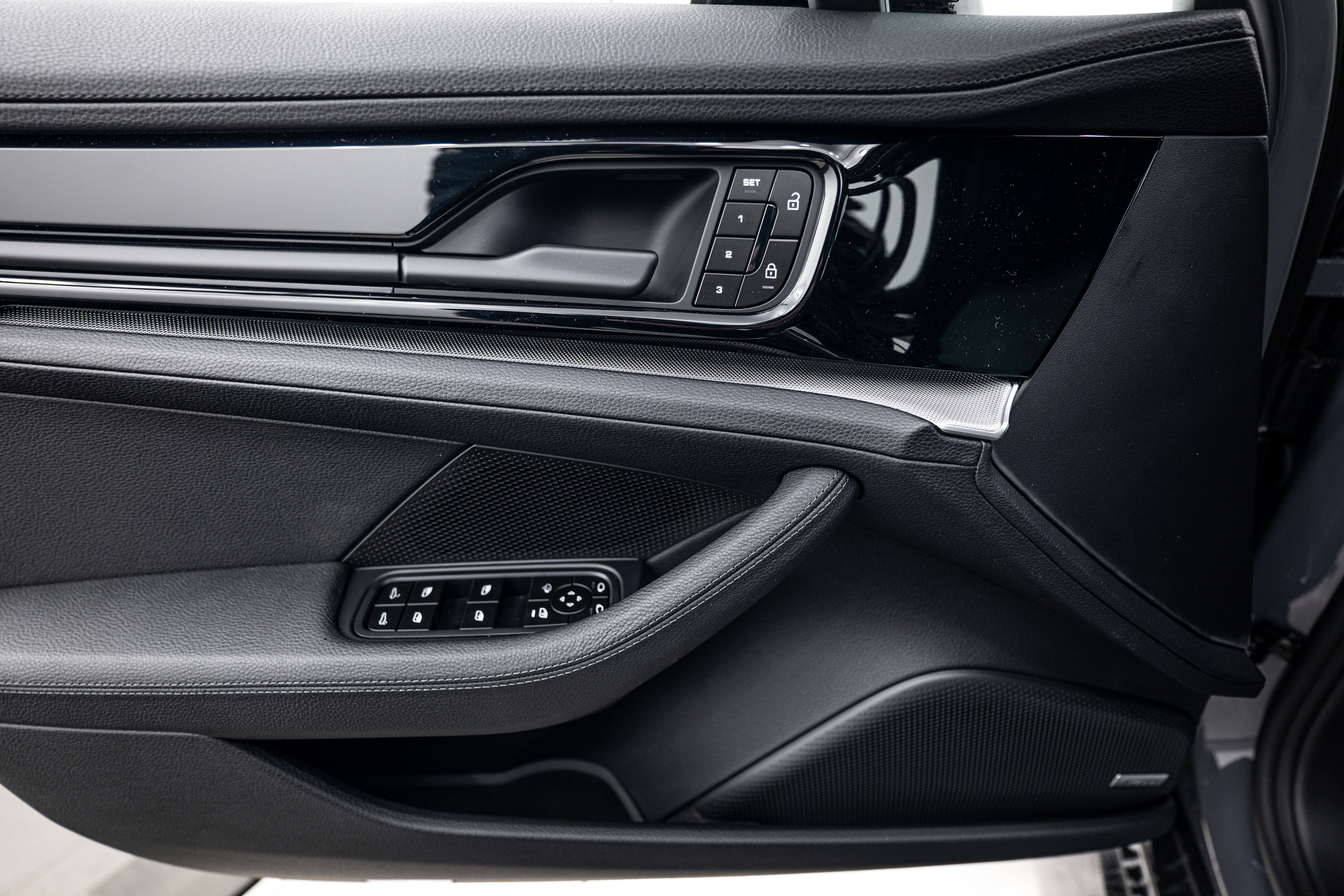 New 2026 Porsche Panamera 4 AWD/4WD image 17