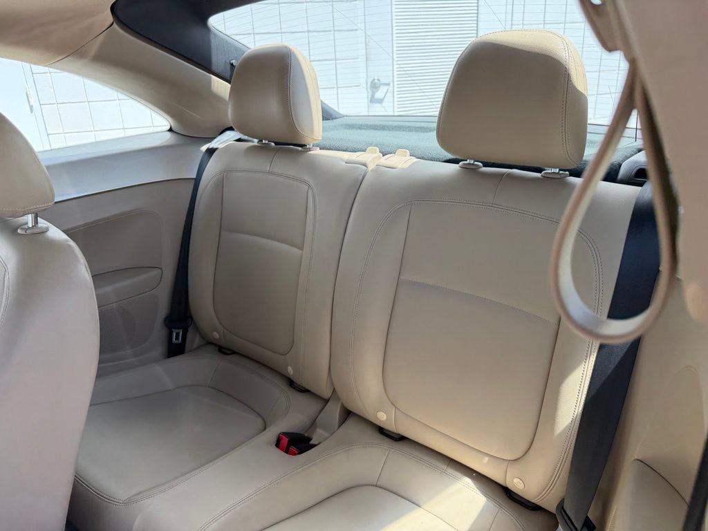 Used 2014 Volkswagen Beetle 2.5 FWD image 15