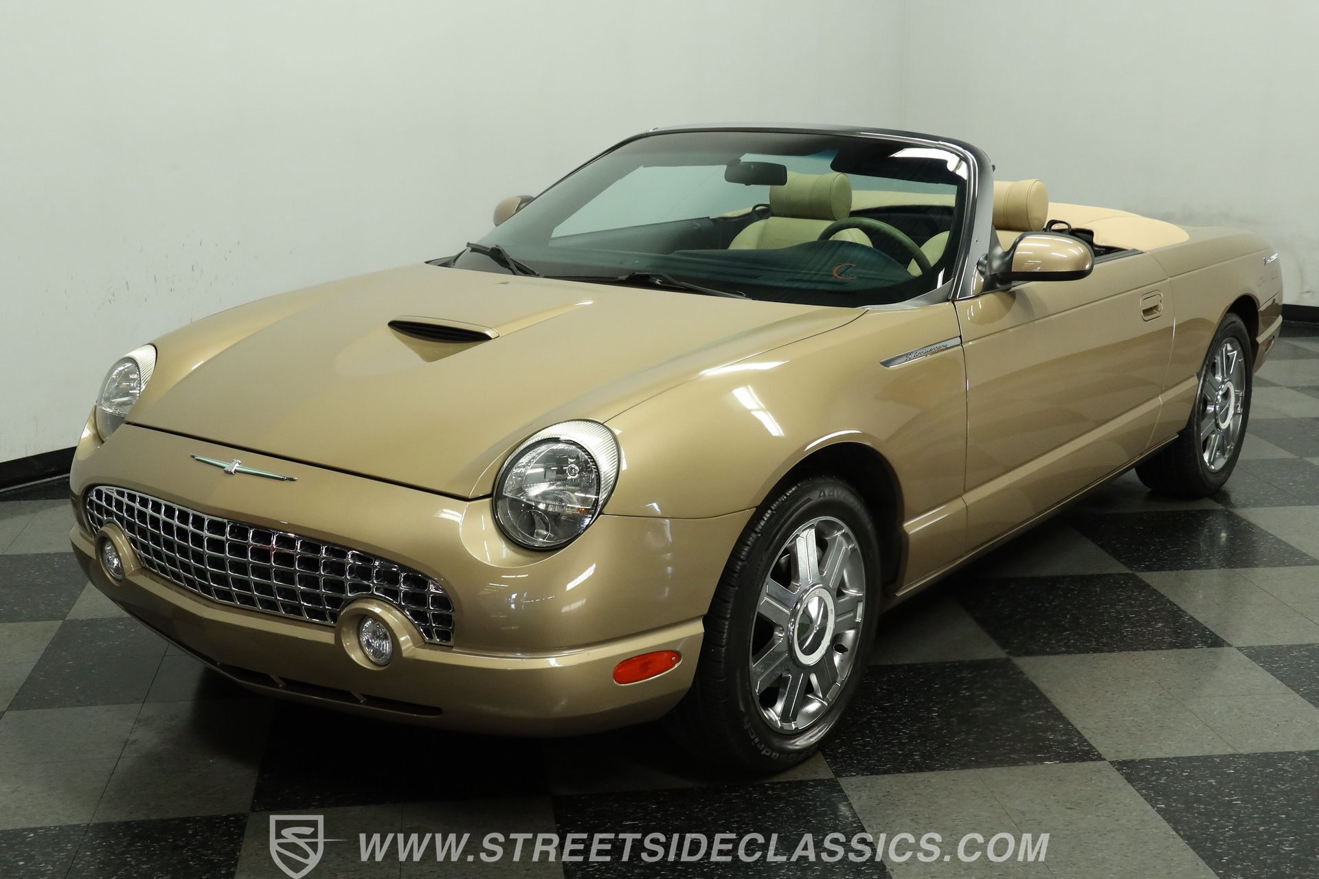 Used 2005 Ford Thunderbird RWD image 17