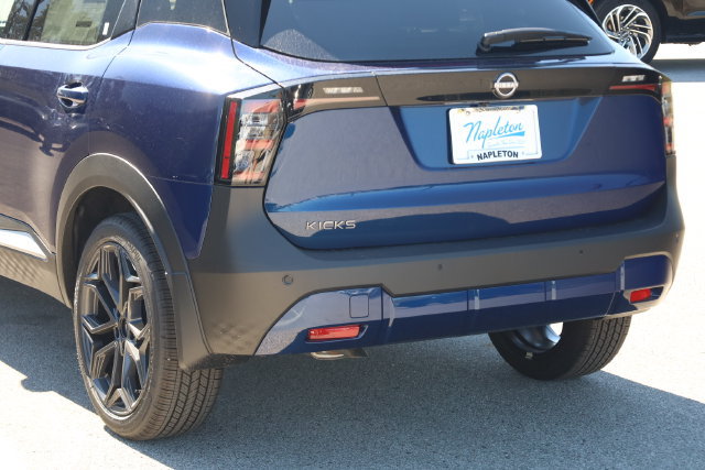 New 2027 Nissan Kicks SR w/ SR Premium Package FWD image 7