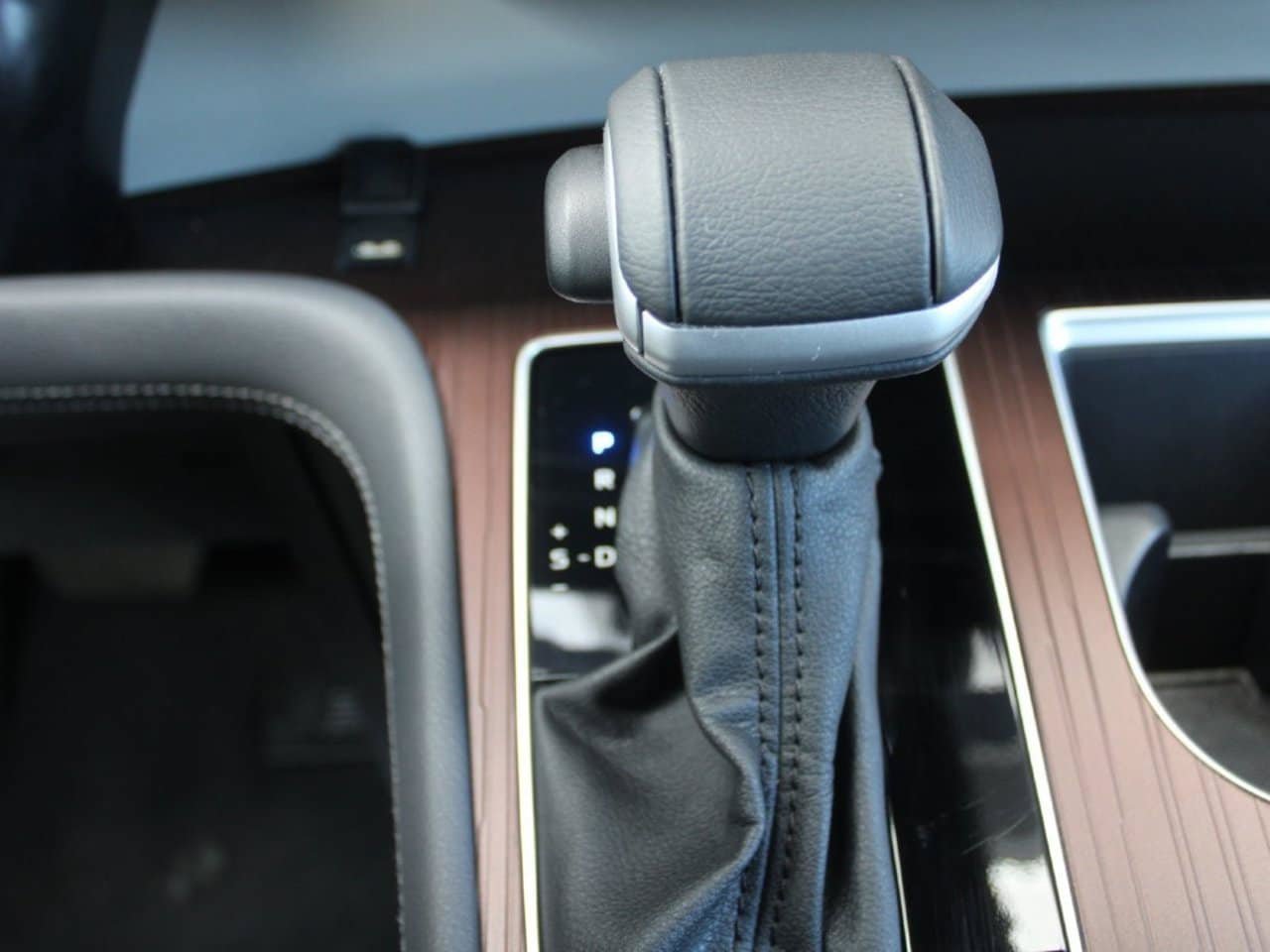 Used 2024 Toyota Sienna XLE FWD image 22